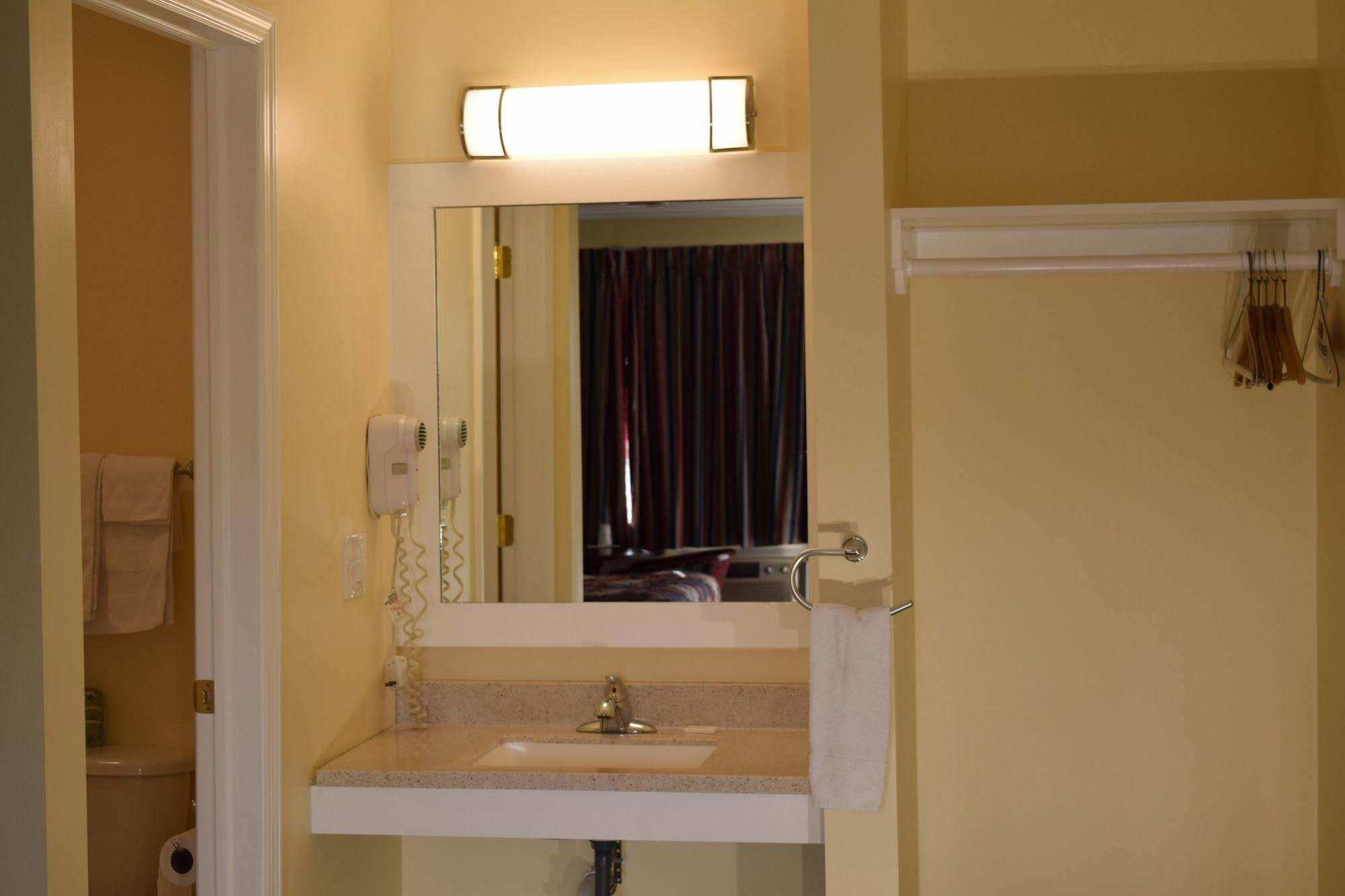 סאראטוגה ספרינגס Top Hill Motel מראה חיצוני תמונה